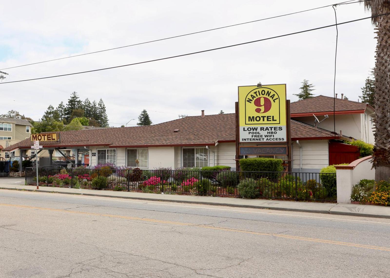 National 9 Motel